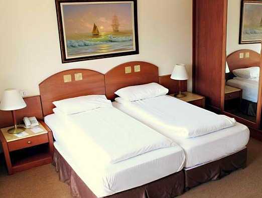 Ambassador Hotel GJ - 15